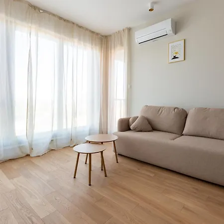 Stocznia Bright & Serene Riverside Apartment