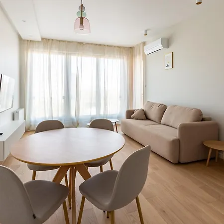 Stocznia Bright & Serene Riverside Apartment