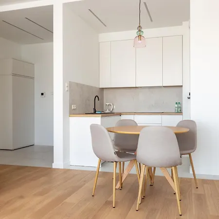 Stocznia Bright & Serene Riverside Apartment *