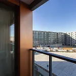 Stocznia Bright & Serene Riverside By Bookinghost Daire