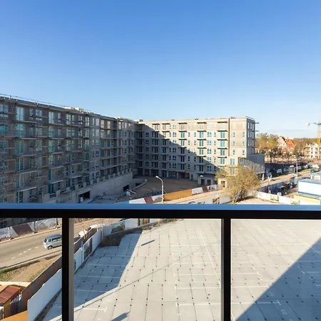 Апартаменты Stocznia Bright & Serene Riverside By Bookinghost Гданьск