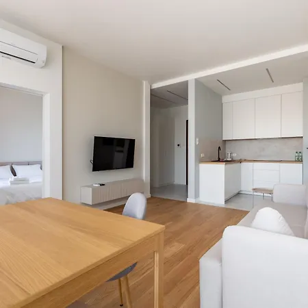 Апартаменты Stocznia Bright & Serene Riverside By Bookinghost *