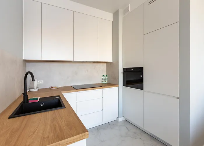 Stocznia Bright & Serene Riverside By Bookinghost