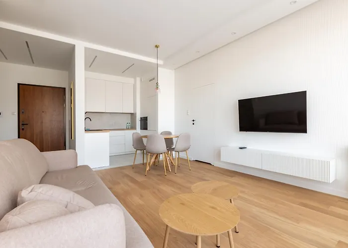 Stocznia Bright & Serene Riverside By Bookinghost